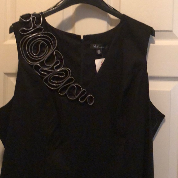 Dress - Picture 2 of 2